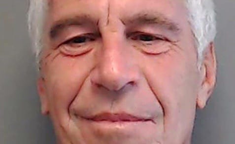 Il documento che accusa Trump di stupro e traffico sessuale di minori