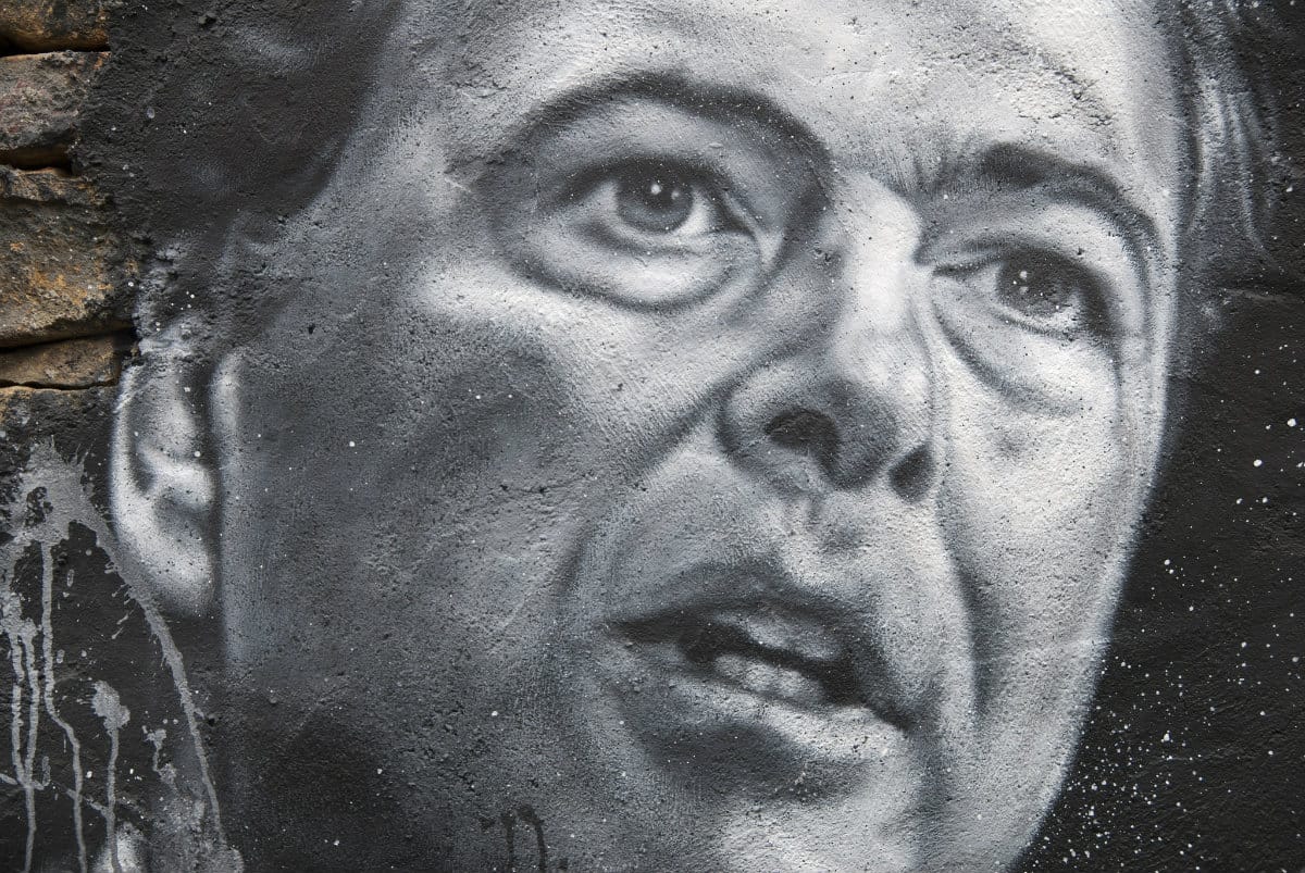 Hello, World! Comey se niente fosse