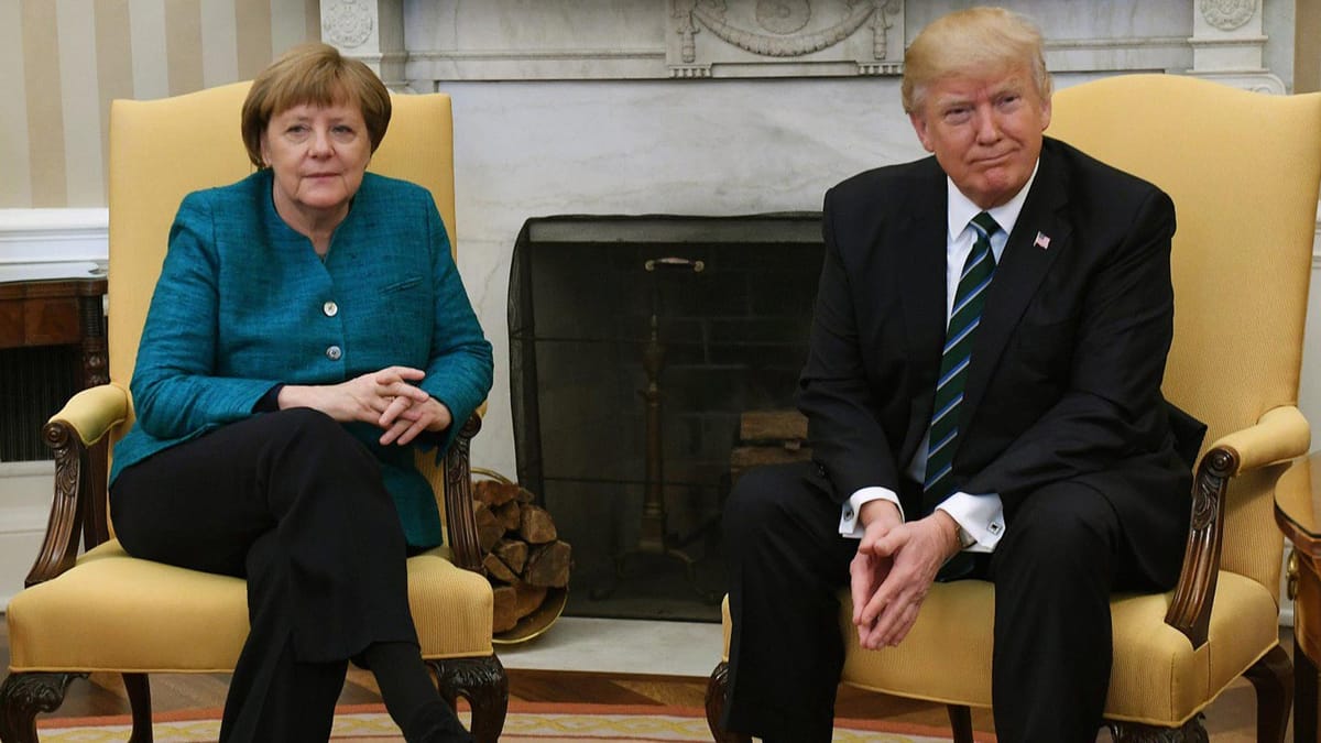 Hello, World! Stretta di mano, stretta da villano