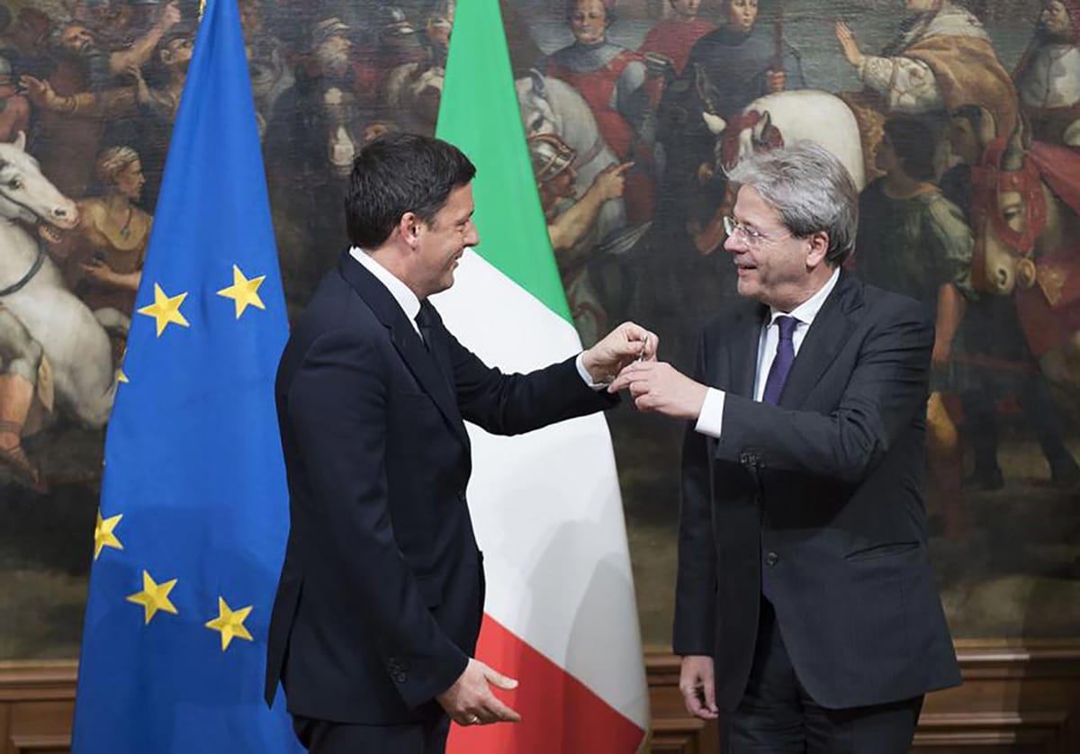 L’estate di Matteo Renzi: far fuori Gentiloni