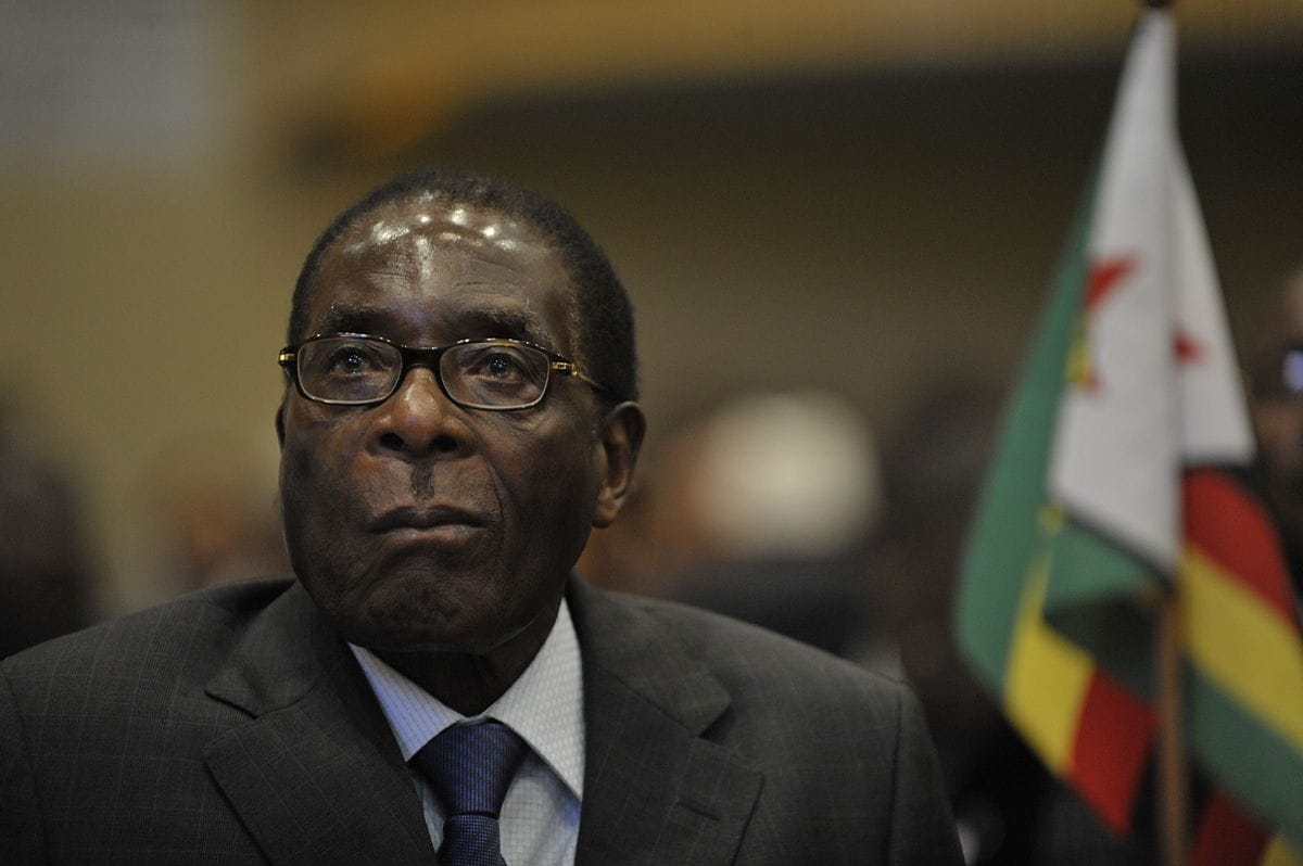 Questa è la storia di quella volta che Mugabe mi rapì dirottandomi l’aereo