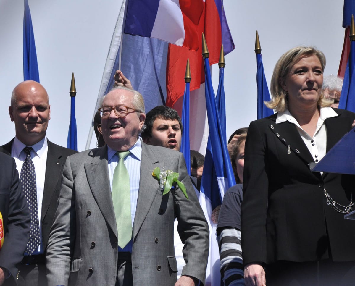 Marine Le Pen dice addio al padre per ripulire il partito