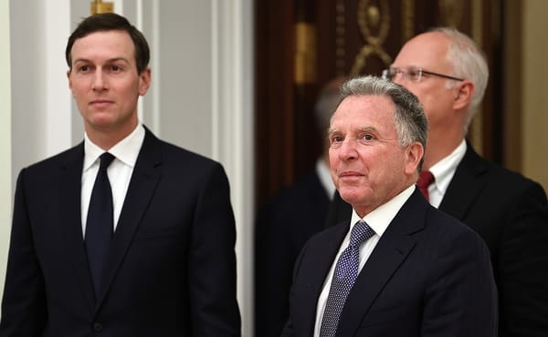 Cosa sarà mai un po’ di corruzione tra una guerra e l’altra