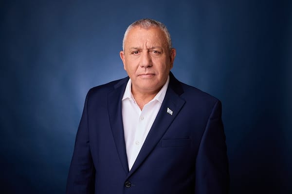 Una Knesset divisa in due, unita dal genocidio