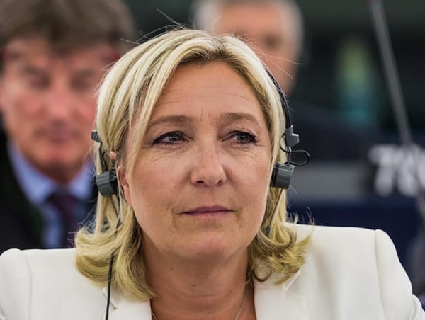 Anti–Europeisti coi soldi a Bruxelles