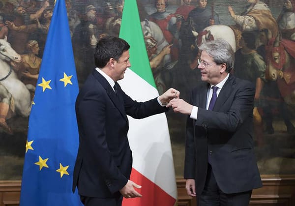 L’estate di Matteo Renzi: far fuori Gentiloni