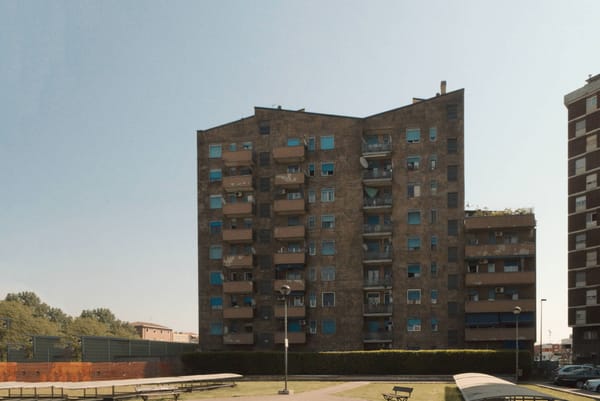 Cinisello oltre Sfera Ebbasta. Narrazioni suburbane alla vigilia delle elezioni