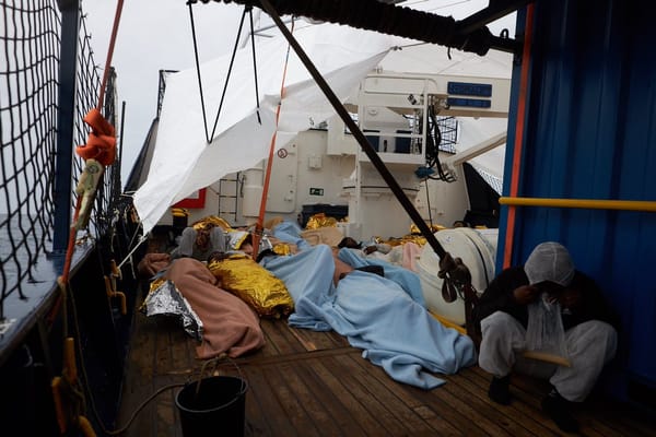 Al governo che difende le famiglie piace separare le famiglie