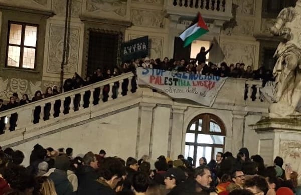 La violenza di polizia contro le manifestazioni per il cessate il fuoco